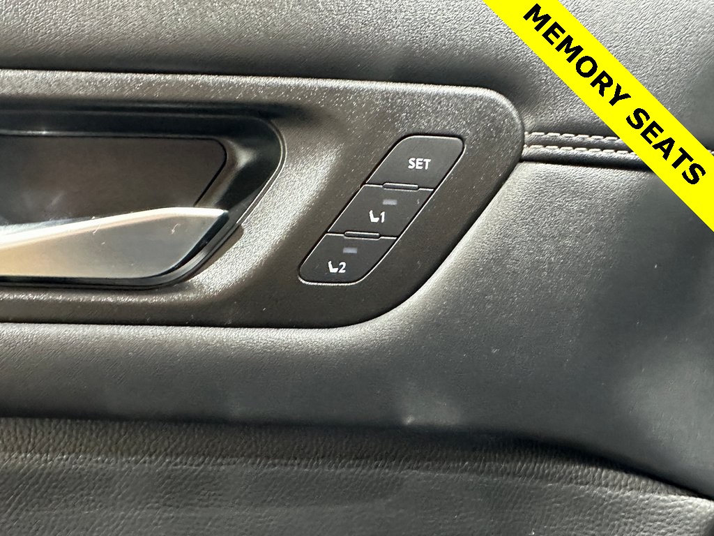 2023 Nissan Pathfinder Platinum photo 13