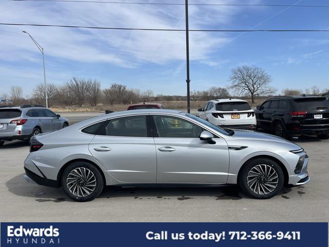 2025 Hyundai Sonata Hybrid SEL photo 4