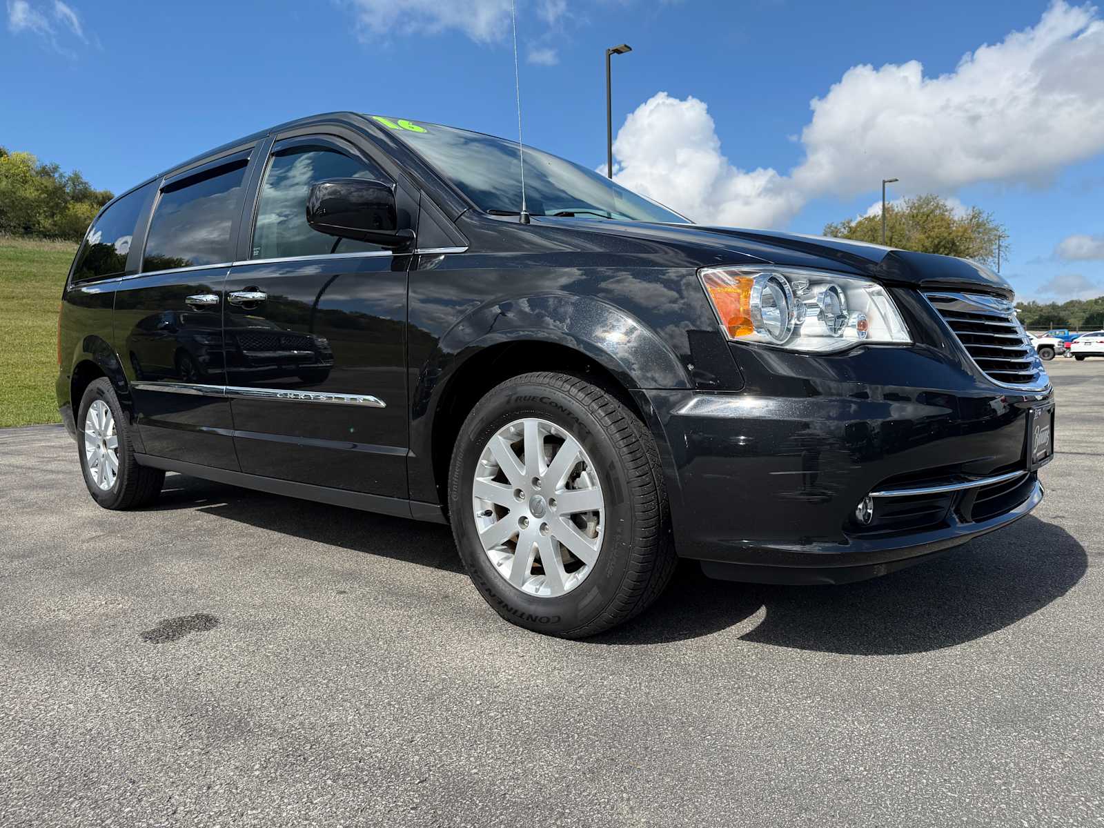 2016 Chrysler Town & Country Touring photo 3