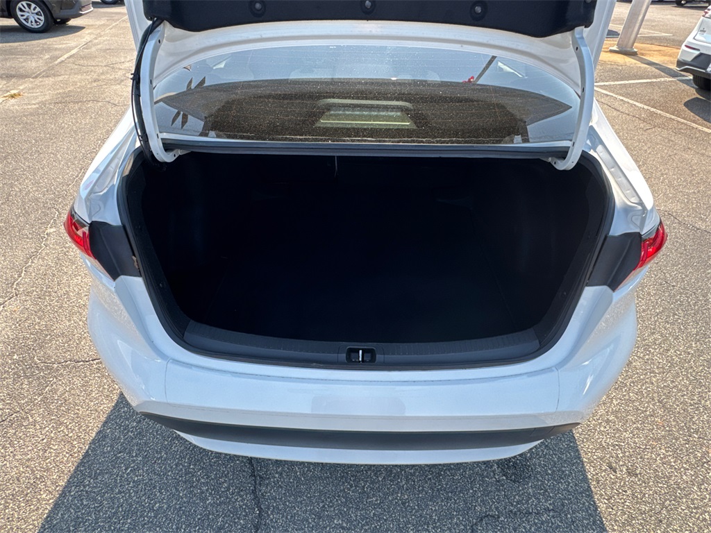 2021 Toyota Corolla LE photo 16