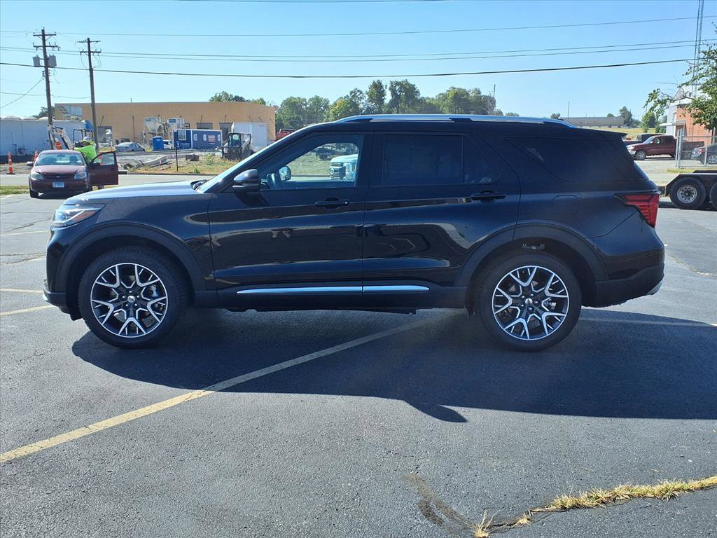 2025 Ford Explorer Platinum photo 4