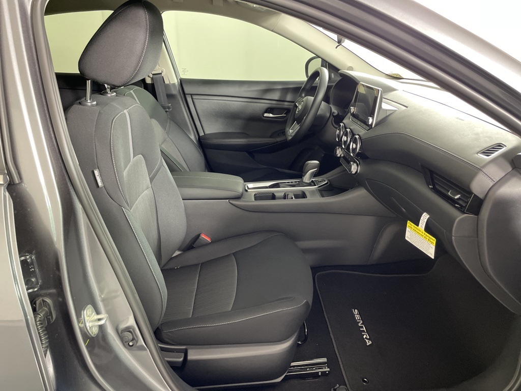 2025 Nissan Sentra SV photo 38