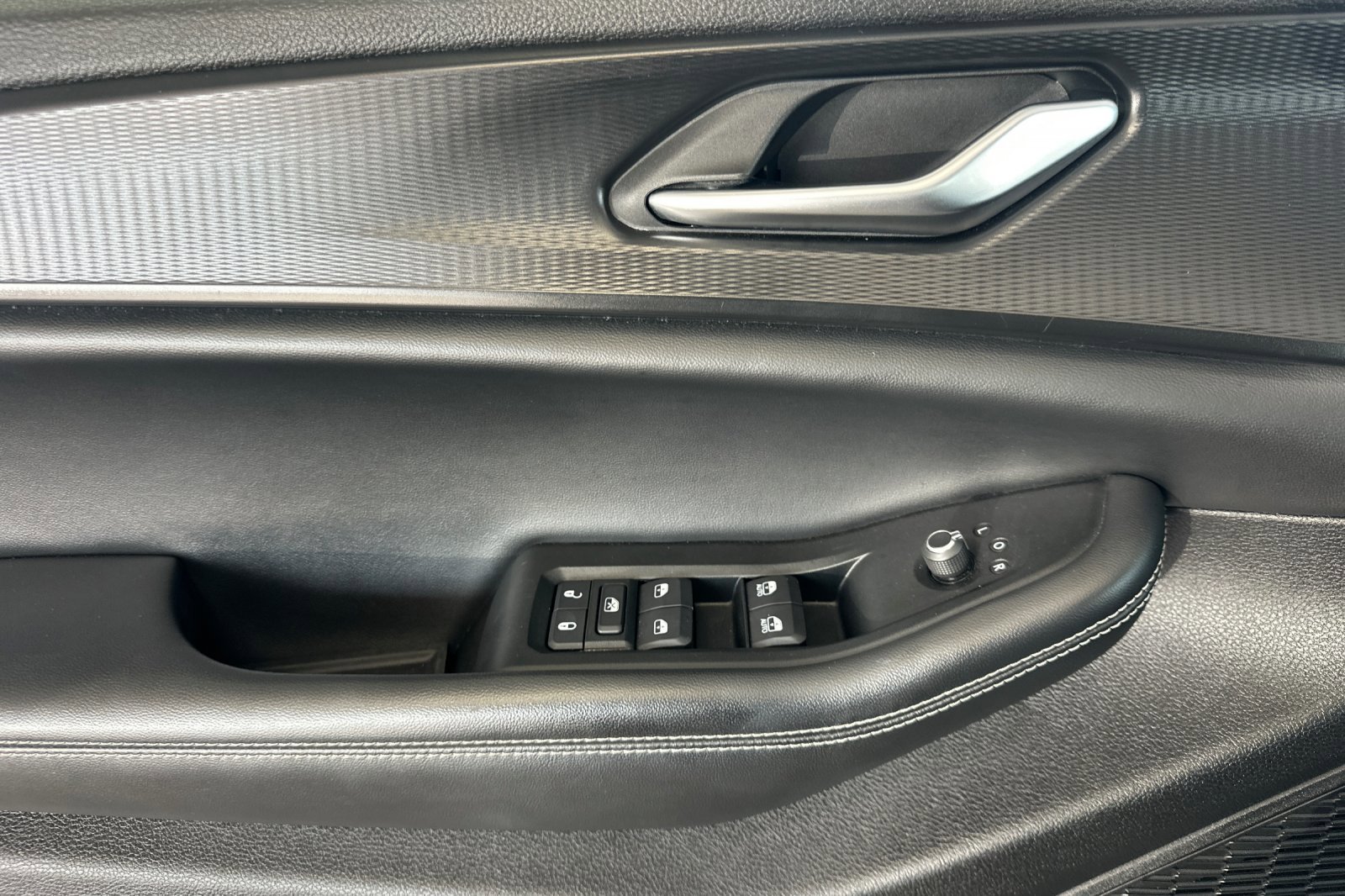 2023 Jeep Grand Cherokee Laredo Sport photo 10