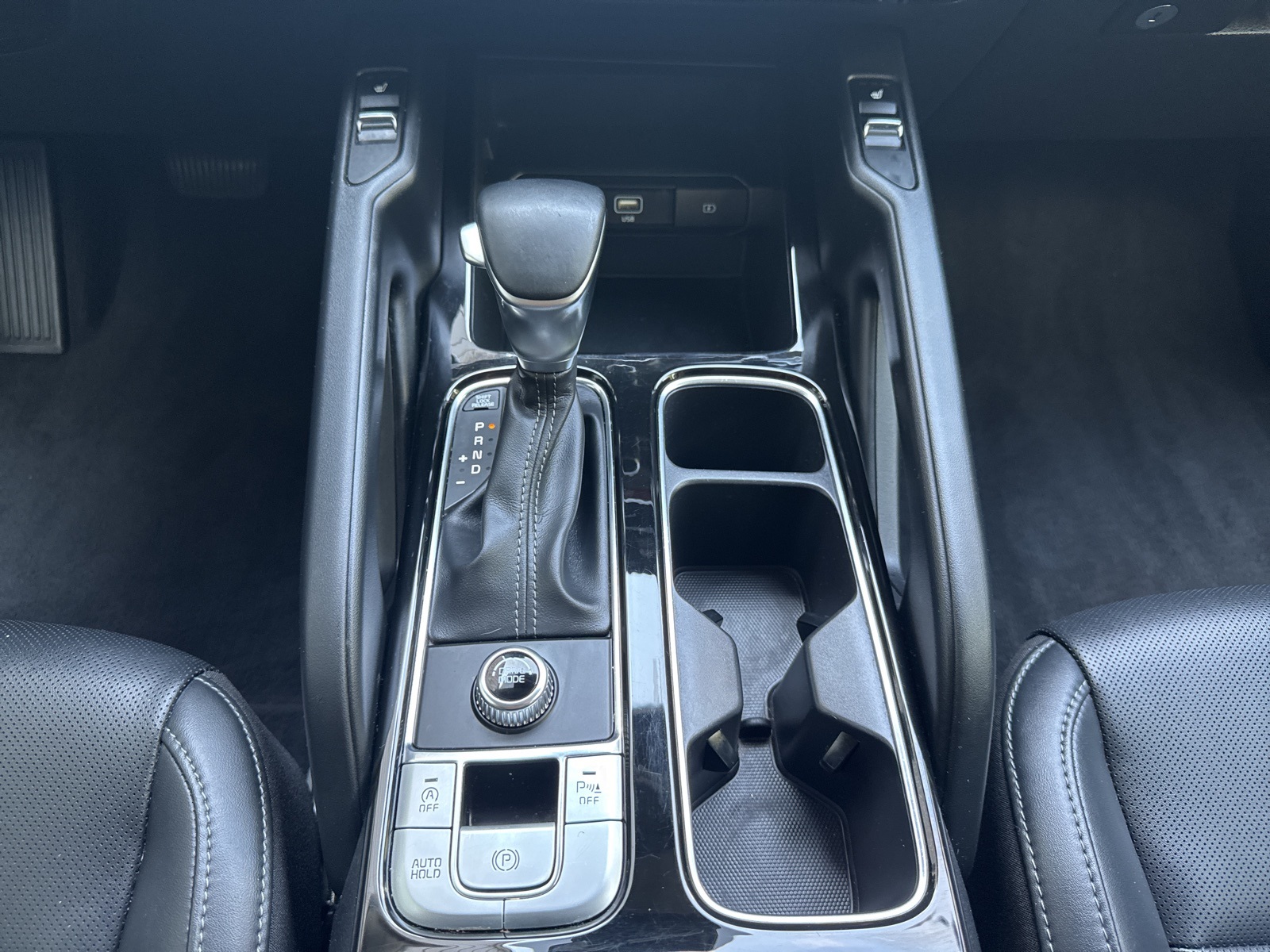 2021 Kia Telluride S photo 32