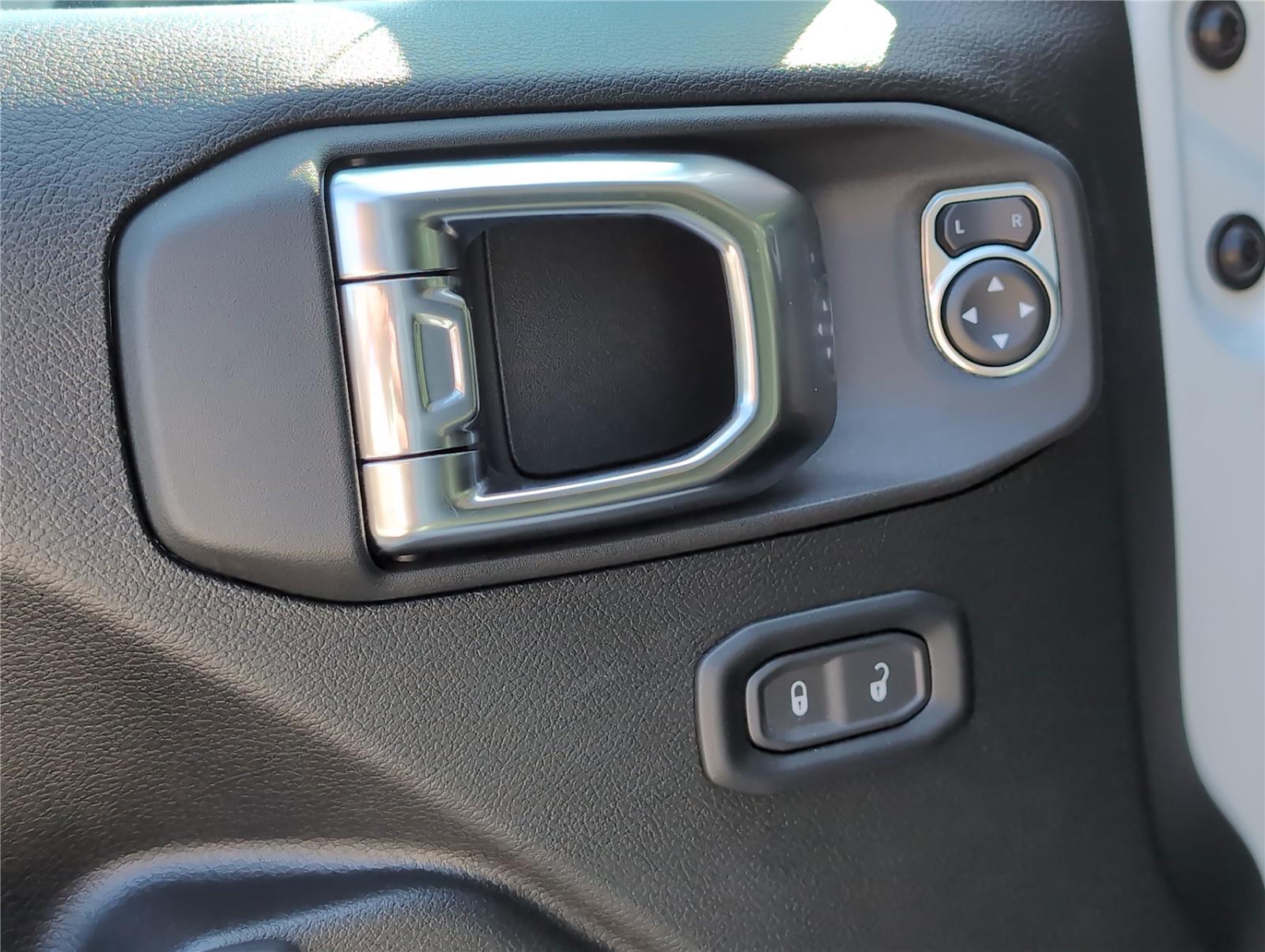 2025 Jeep Wrangler Sport S photo 12