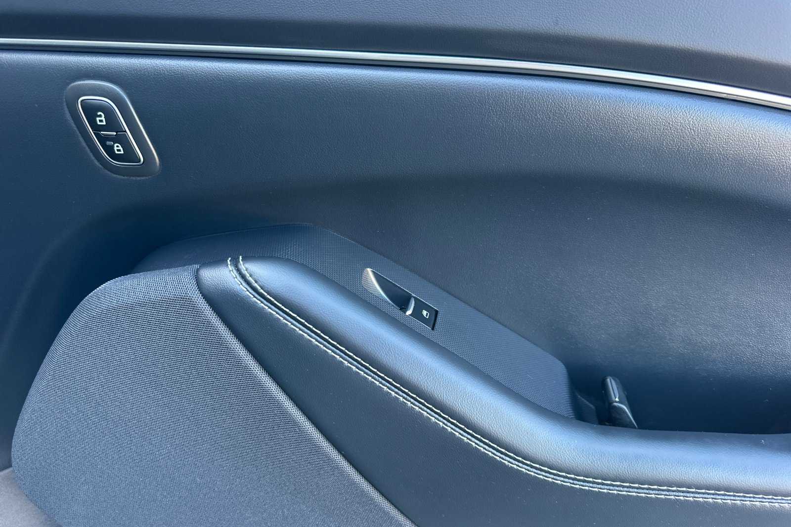 2025 Ford Mustang Mach-E Select photo 19