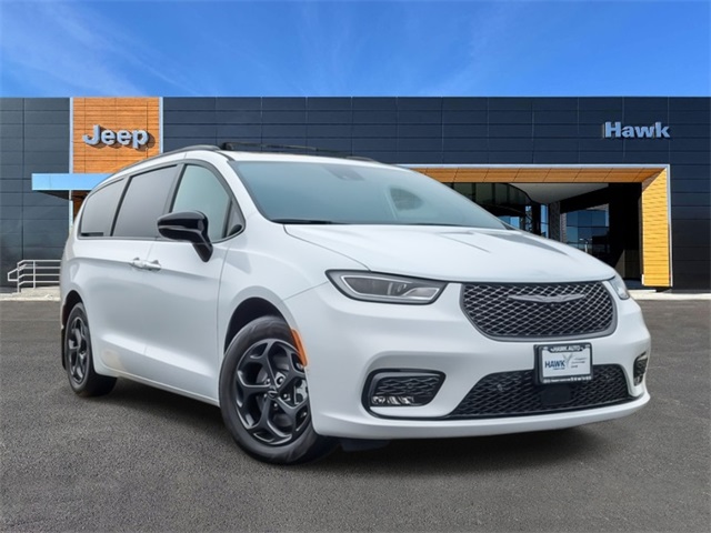 2025 CHRYSLER PACIFICA - Image 1