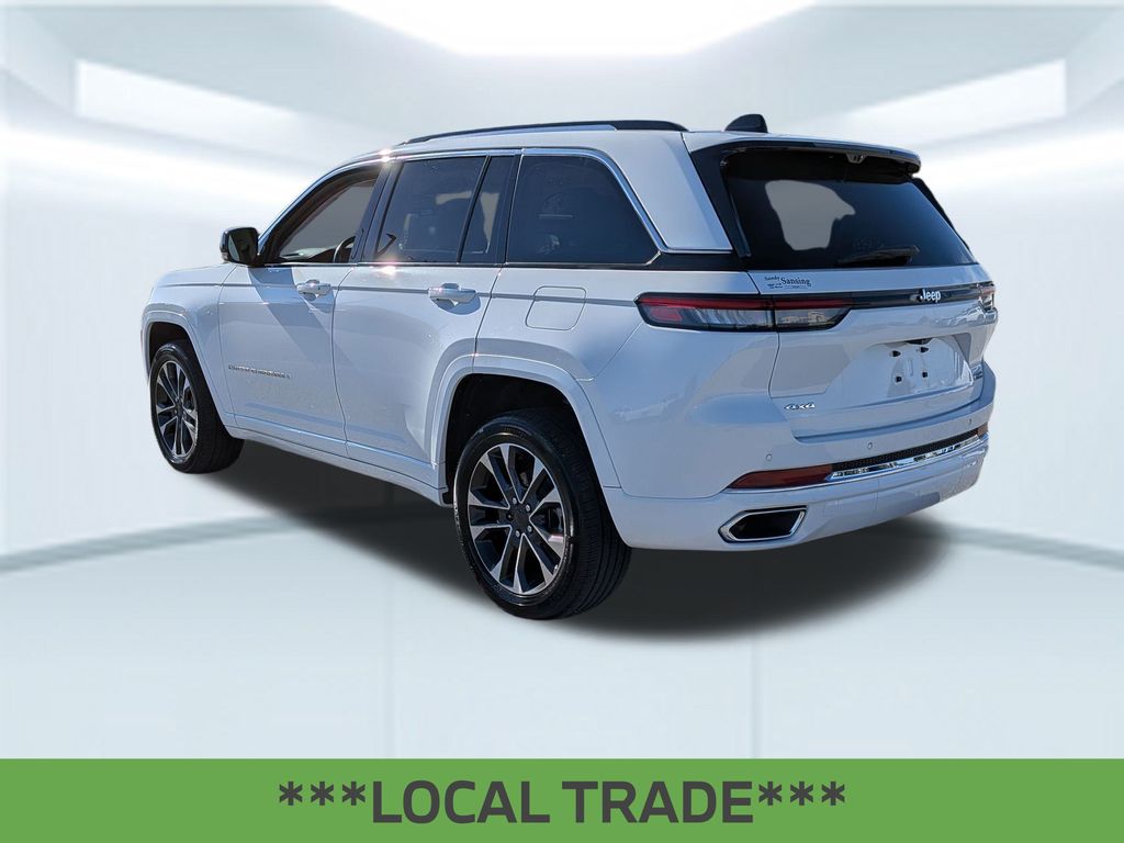 2023 Jeep Grand Cherokee Overland photo 2
