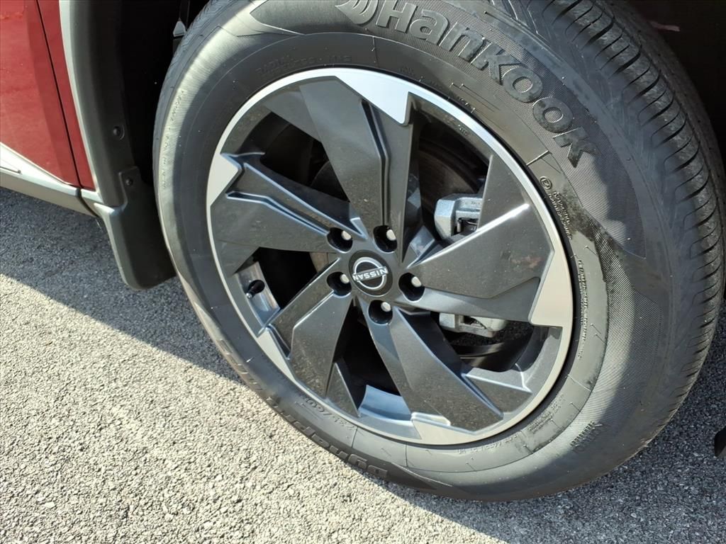 2025 Nissan Rogue SV photo 2