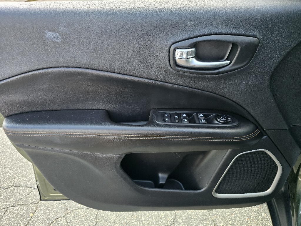 2021 Jeep Compass Limited photo 8