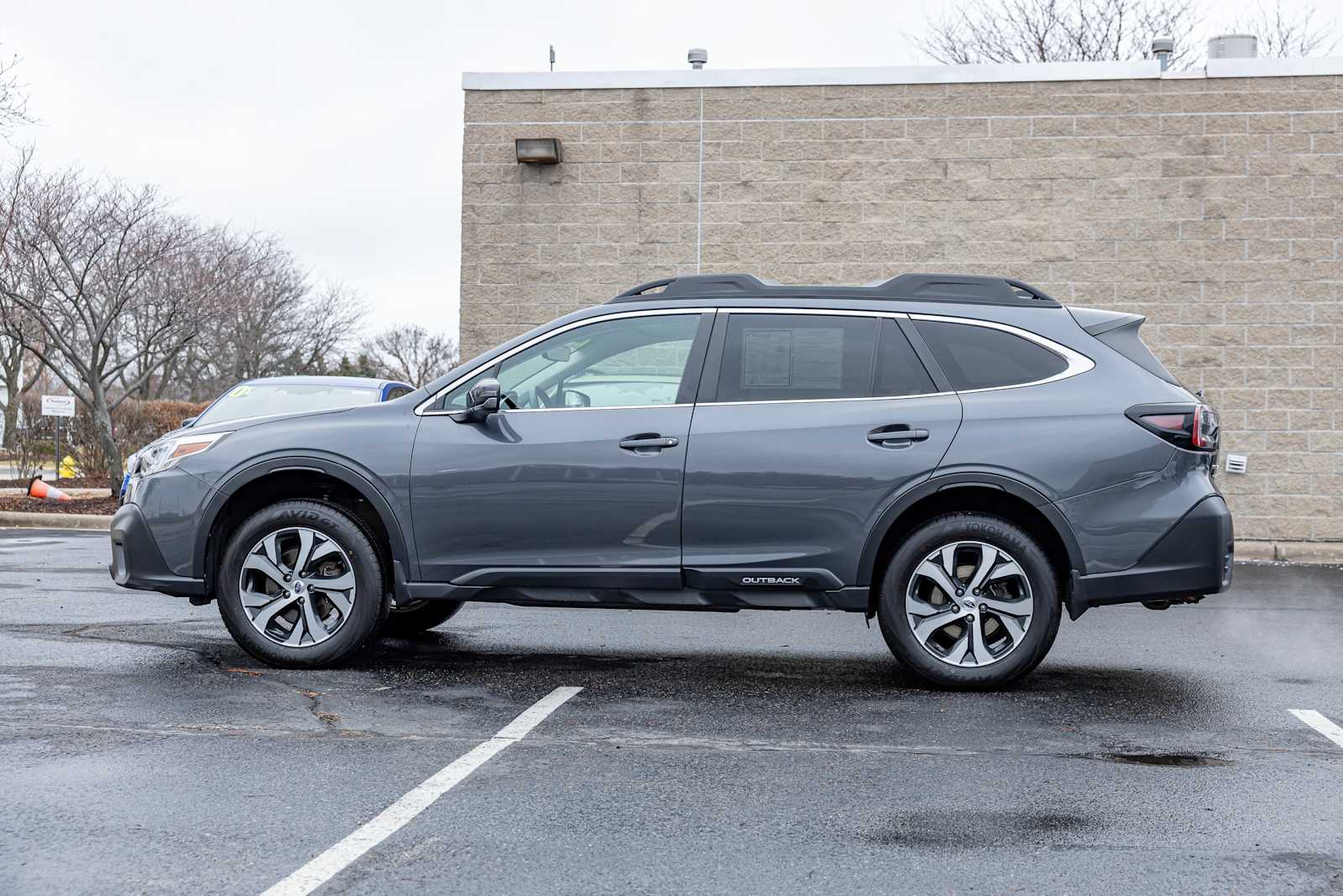 2020 Subaru Outback Limited photo 3