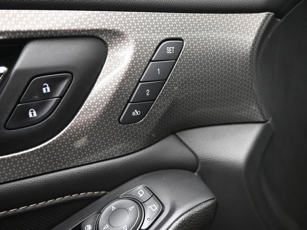 2022 Chevrolet Traverse Premier photo 5