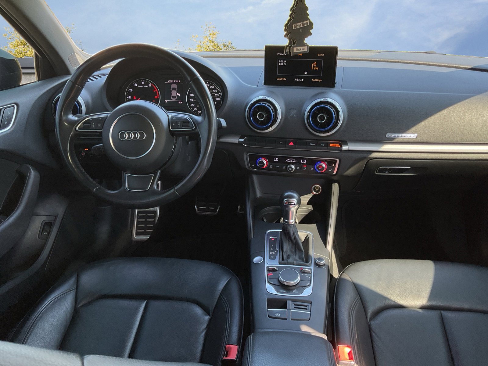 2016 Audi A3 2.0T Premium Quattro photo 3