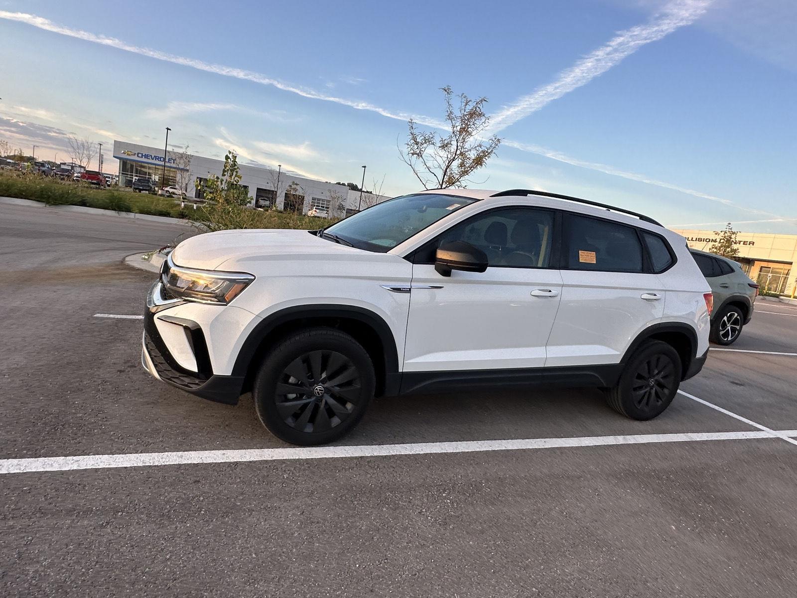 2023 Volkswagen Taos S photo 2