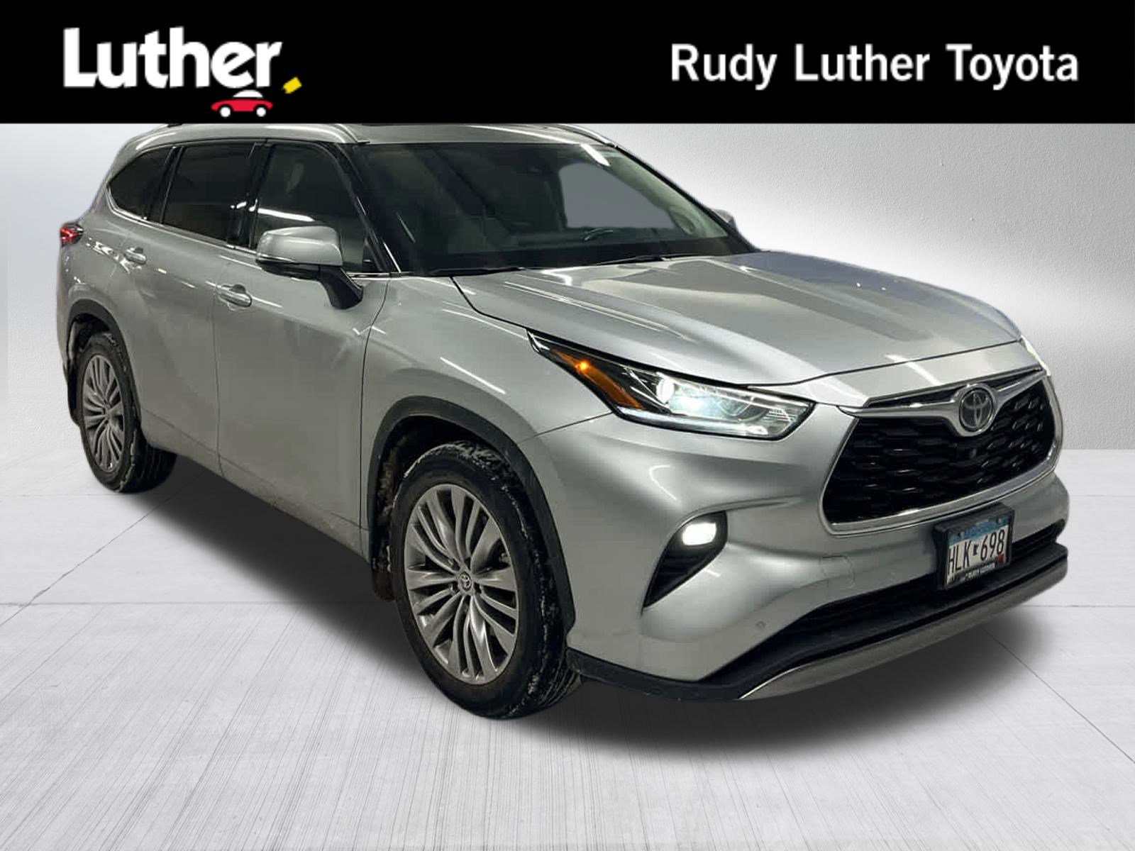 2022 Toyota Highlander Platinum's photo