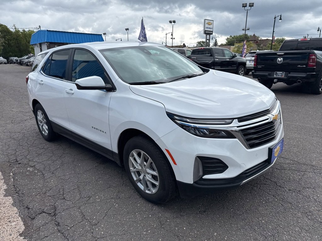 2024 Chevrolet Equinox LT photo 4