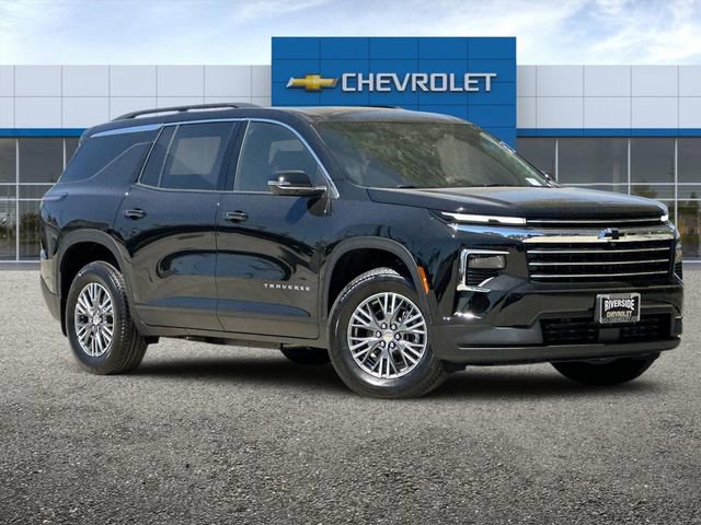 2026 Chevrolet Traverse photo 2