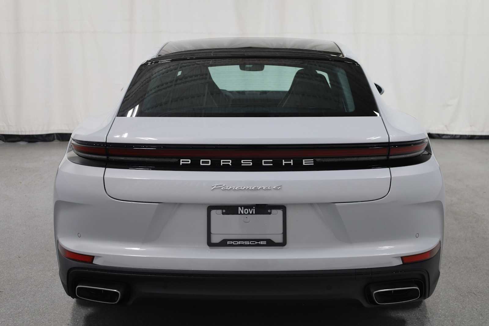 2025 Porsche Panamera 4 photo 7