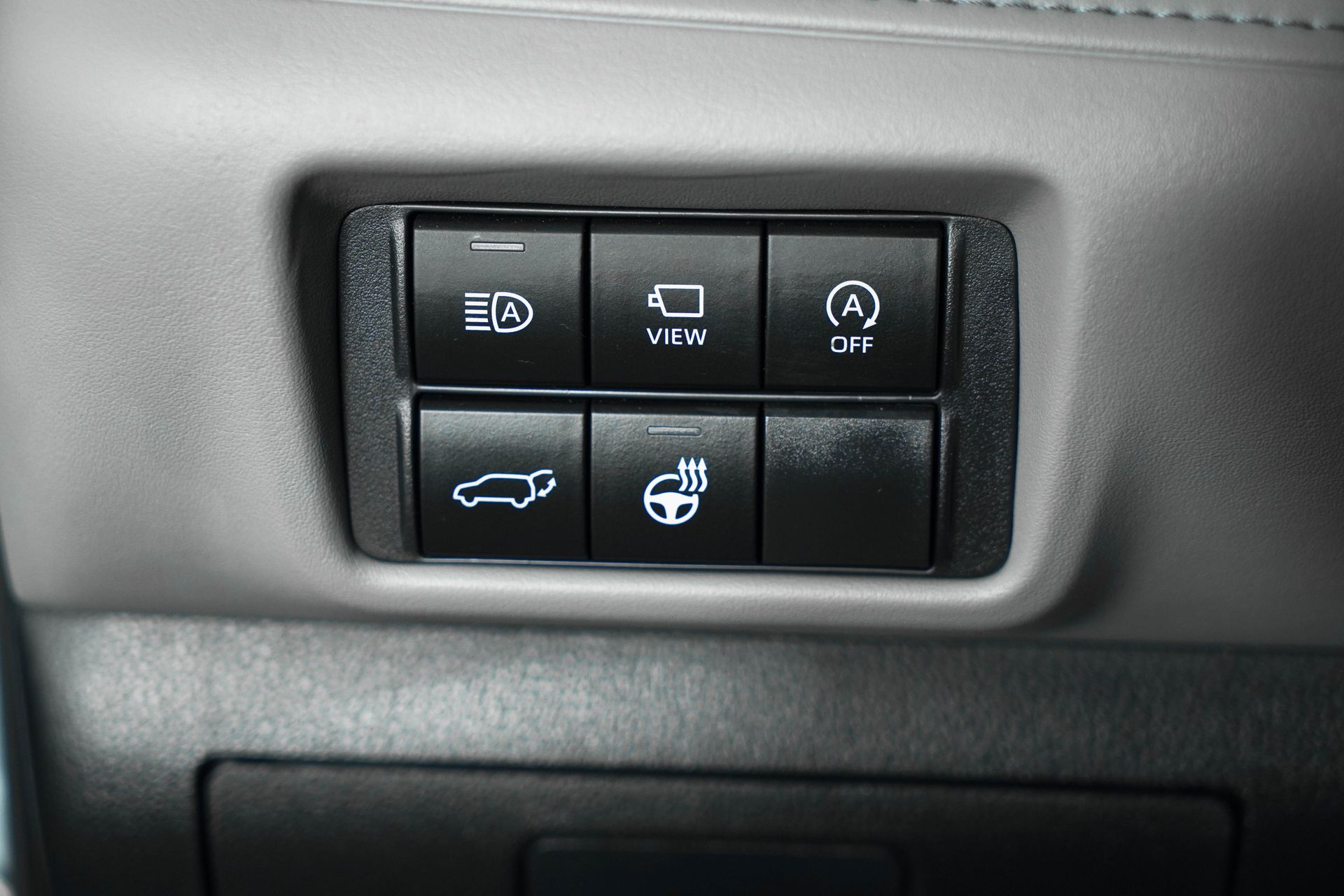 2023 Toyota Highlander L photo 18
