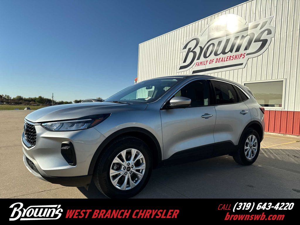 2023 Ford Escape Active's photo