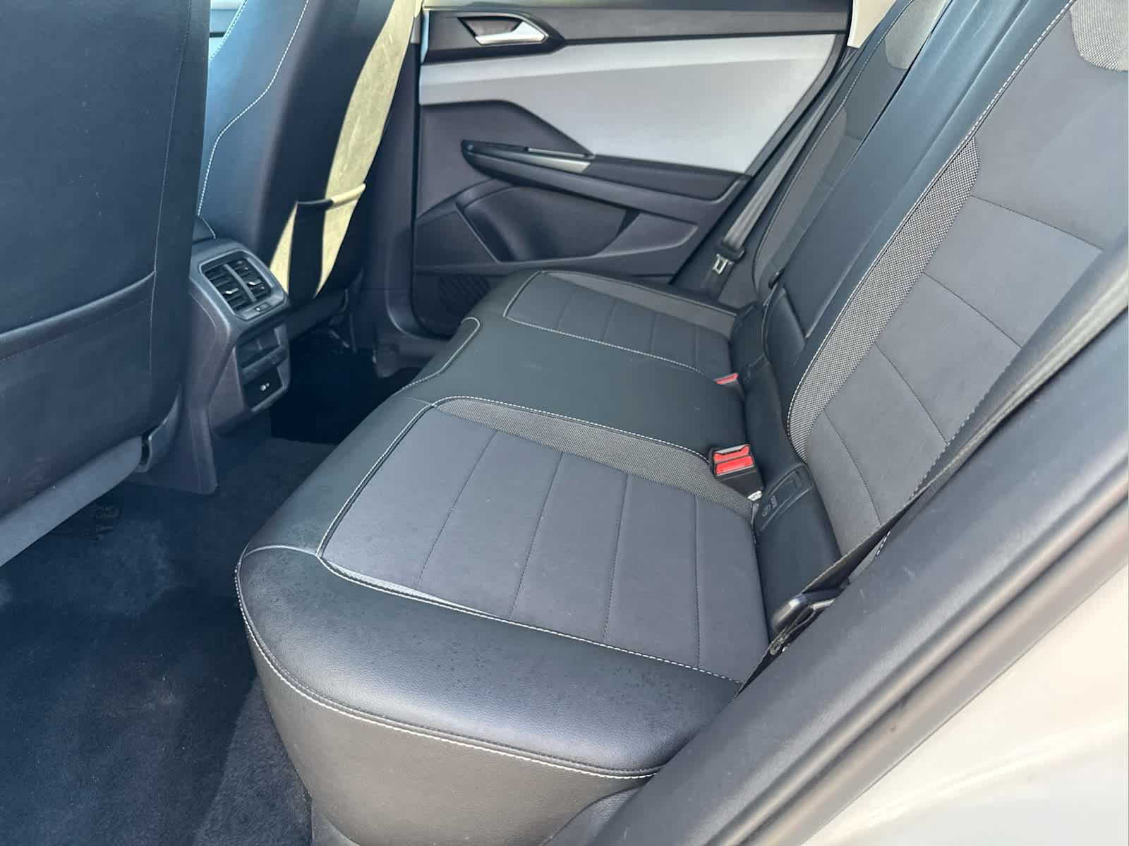 2022 Volkswagen Taos SE photo 10