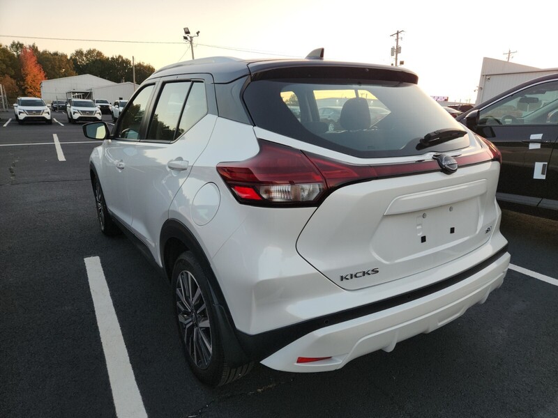 2024 Nissan Kicks SV photo 3