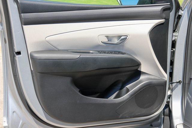 New 2025 Silver Hyundai SEL Convenience FWD image 8