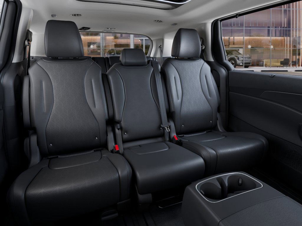 2026 Kia Carnival SX photo 15