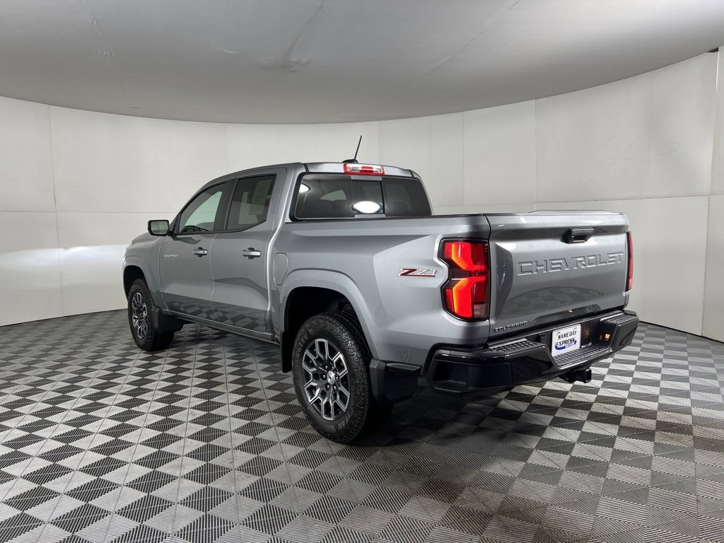 2024 Chevrolet Colorado Z71 photo 3