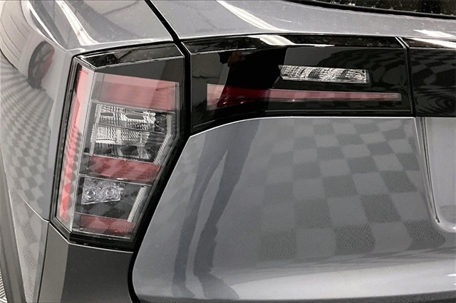 2025 Nissan Kicks SR photo 18