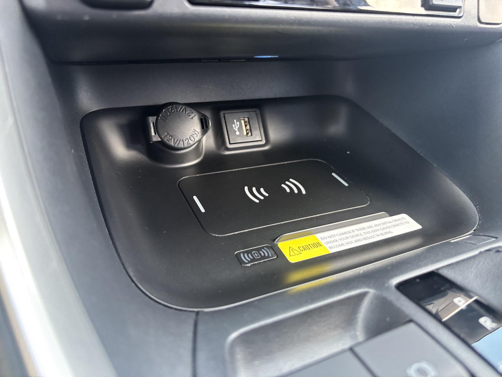 2023 Toyota RAV4 Hybrid XSE photo 27