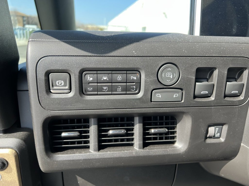 2025 Chevrolet BrightDrop 400 photo 12