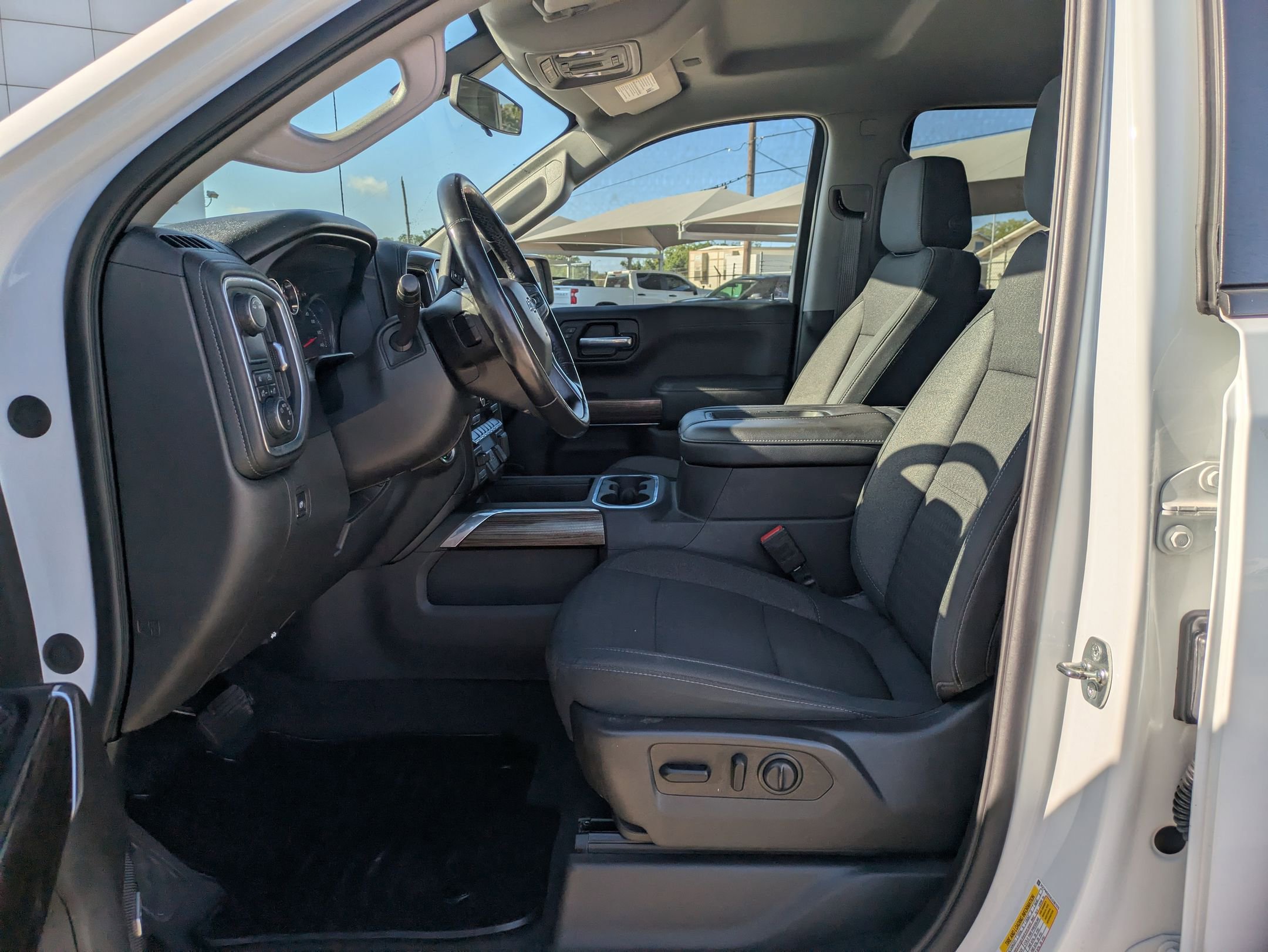 2020 Chevrolet Silverado 1500 RST photo 8