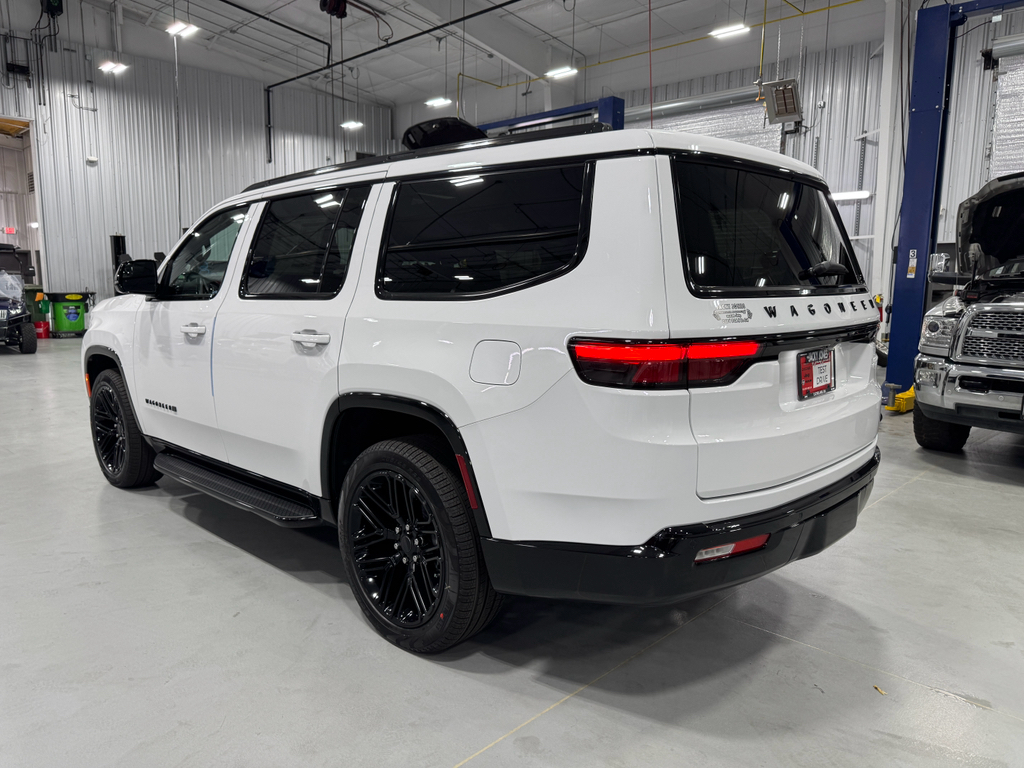 2025 Jeep Wagoneer Series II Carbide photo 11