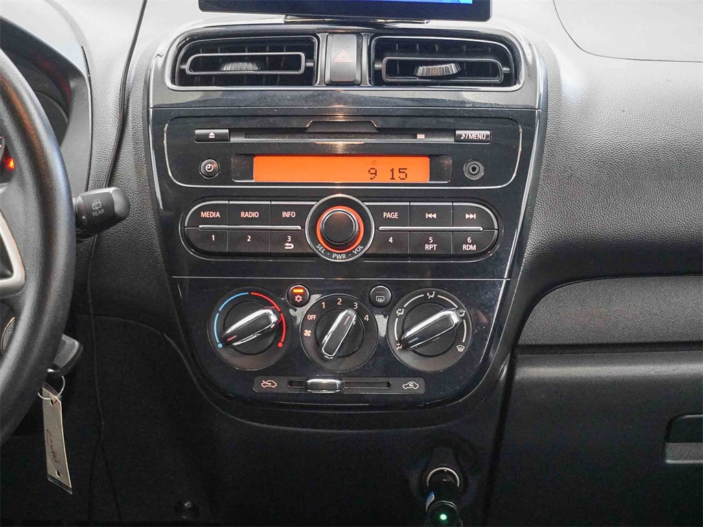 2017 Mitsubishi Mirage ES photo 14