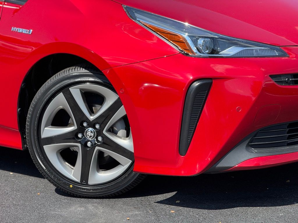 2021 Toyota Prius XLE photo 2