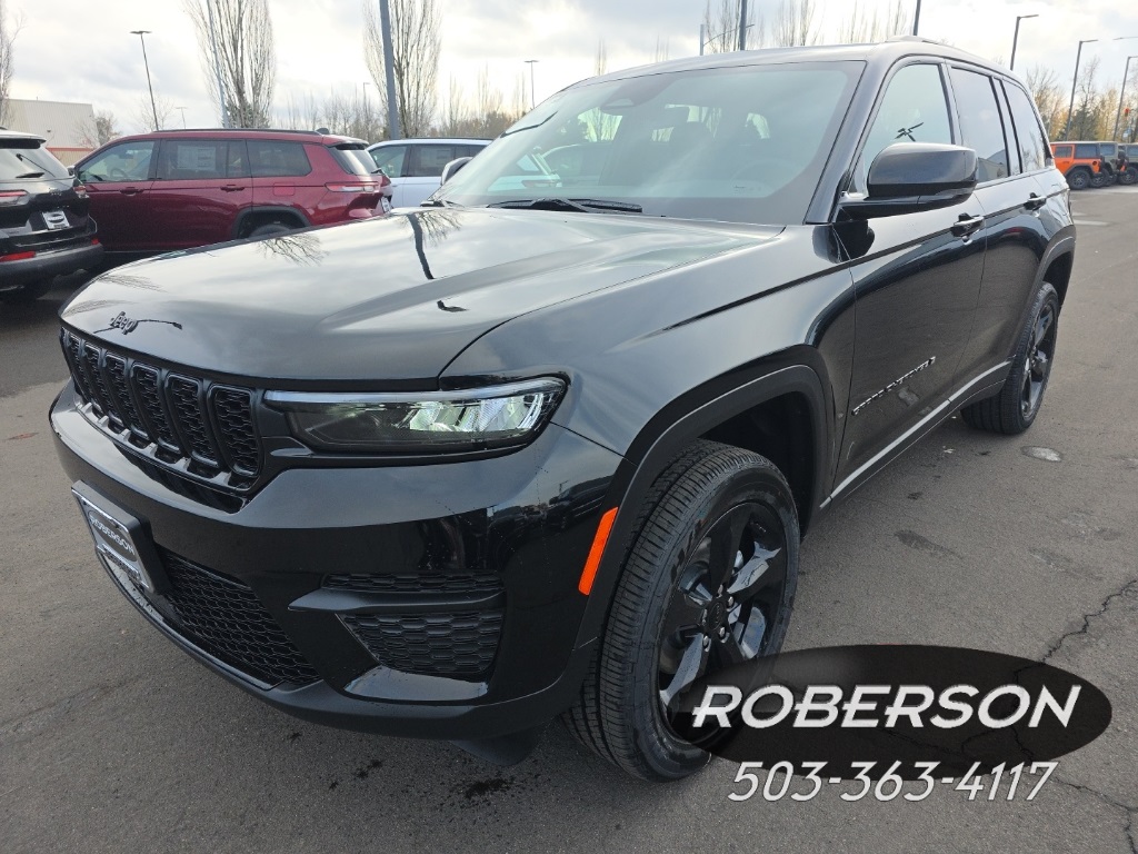 2025 Jeep Grand Cherokee Altitude's photo