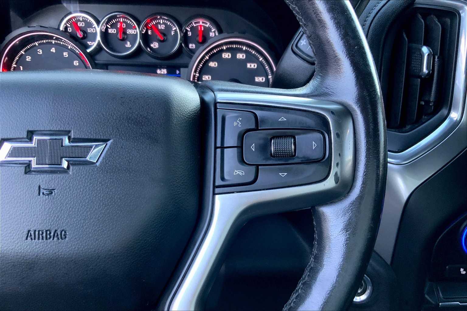 2020 Chevrolet Silverado 1500 RST photo 21