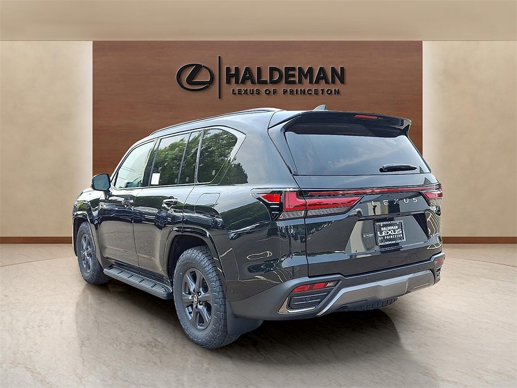 2025 Lexus LX photo 4