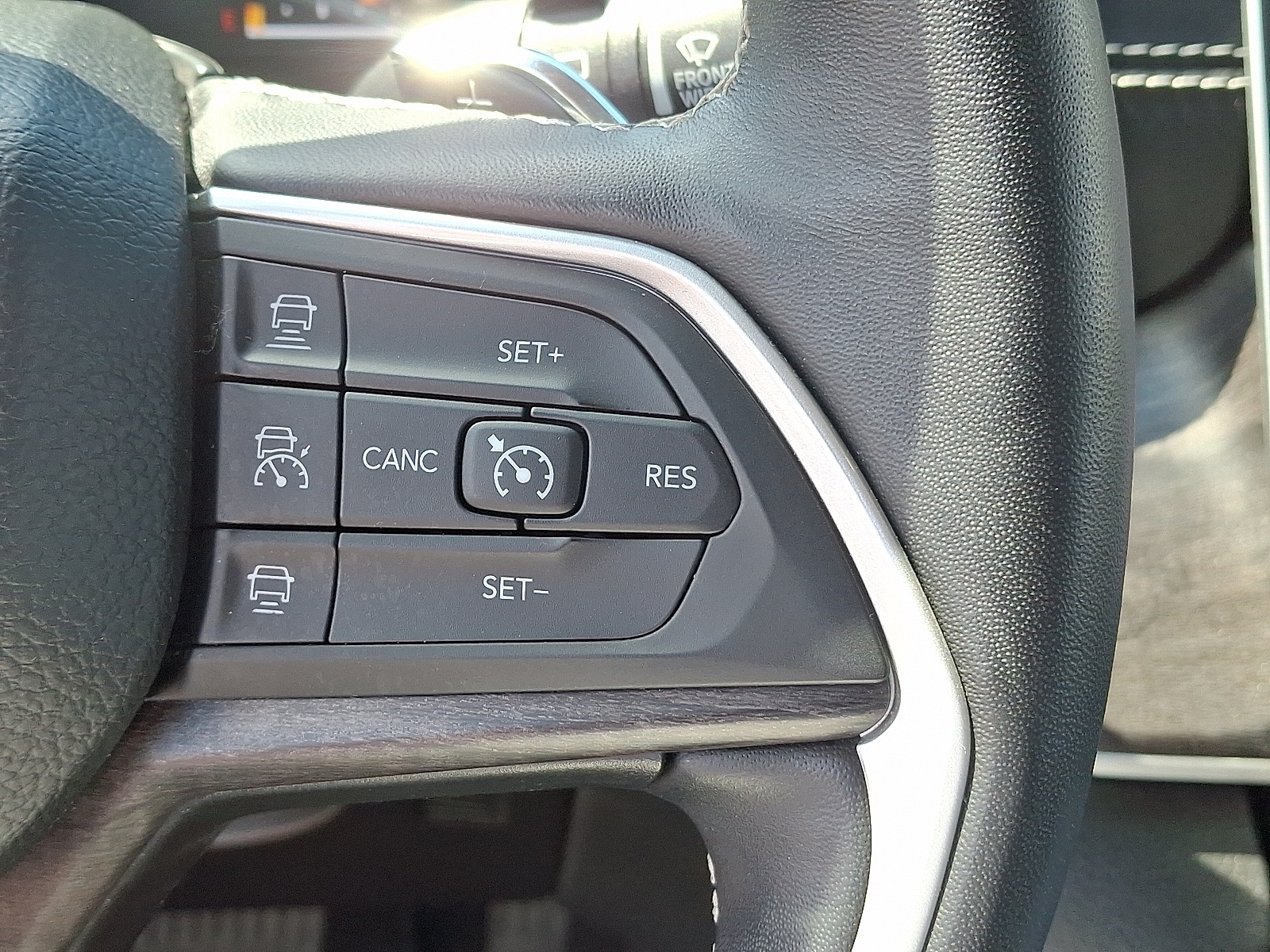 2022 Jeep Grand Cherokee Limited photo 24