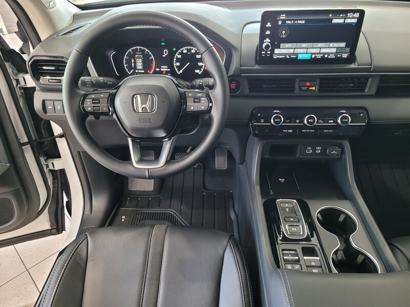 2025 Honda Pilot Touring photo 9