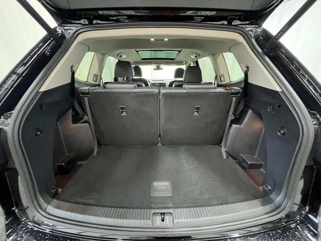 2023 Volkswagen Atlas SEL photo 31