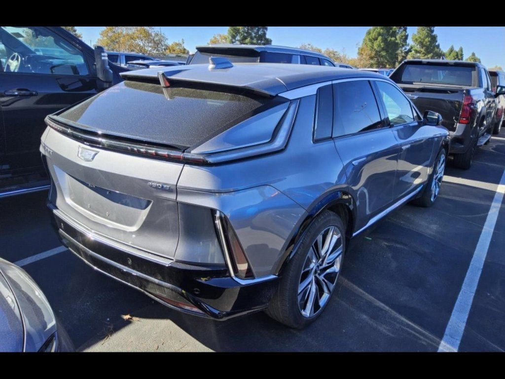 2023 Cadillac Lyriq Luxury photo 4