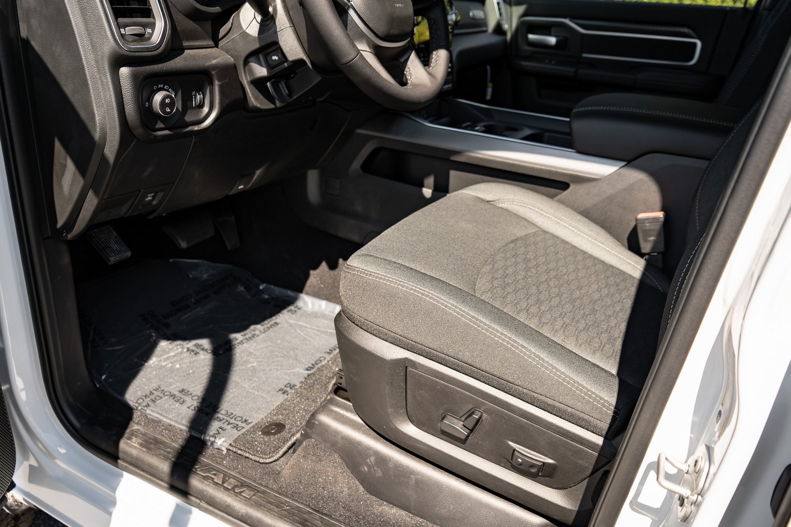 2026 Ram 2500 Big Horn photo 17