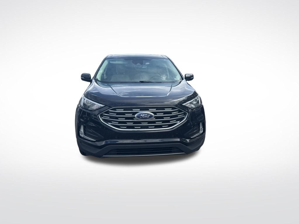 2022 Ford Edge Titanium photo 3
