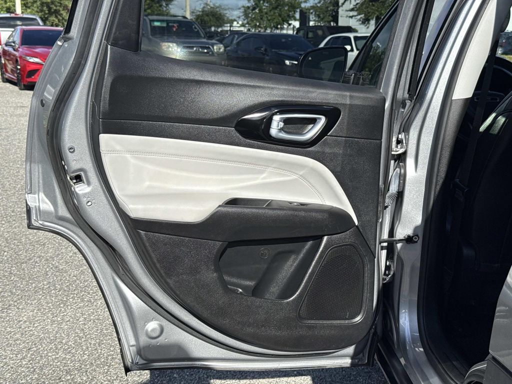 2022 Jeep Compass Limited photo 10