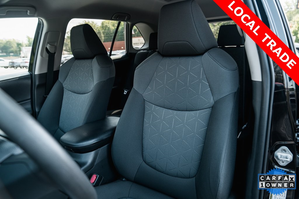 2021 Toyota RAV4 XLE photo 22