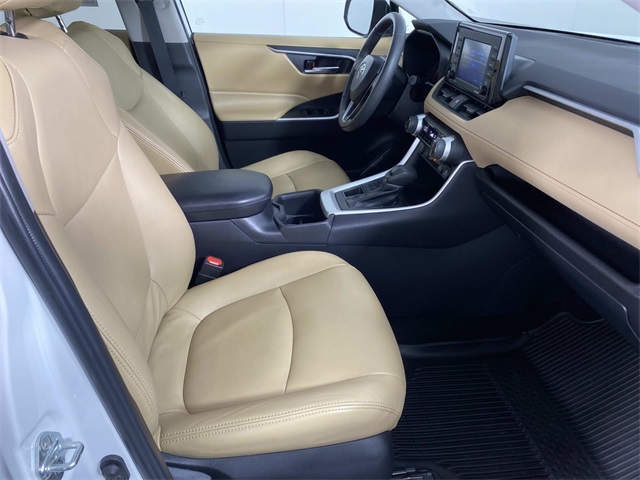 2022 Toyota RAV4 XLE photo 4