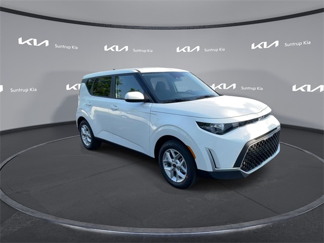 2025 Kia Soul LX photo 2
