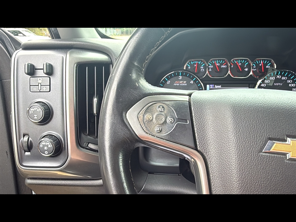 2018 Chevrolet Silverado LT photo 12